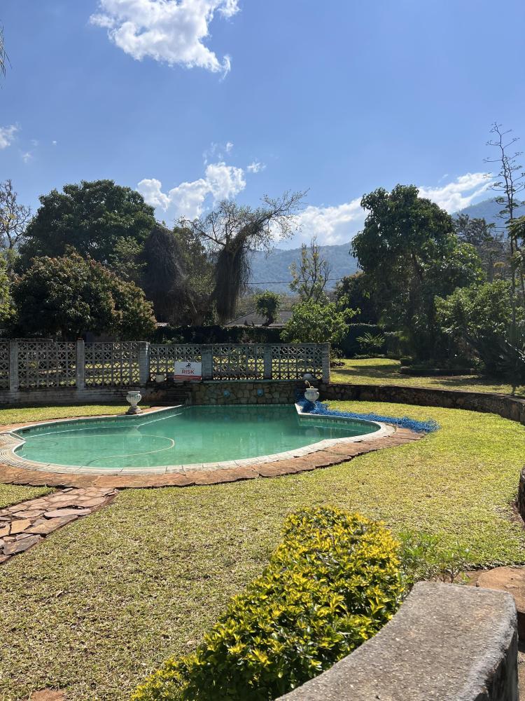 Mutare Manor : The Master 